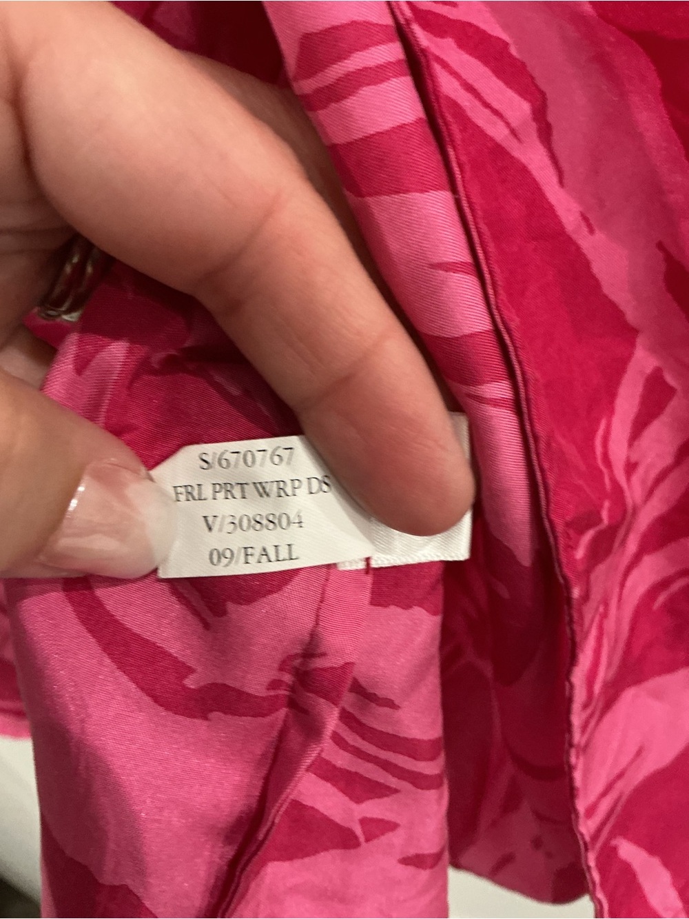 Banana Republic 100% silk Fuchsia Wrap Dress with Abstract Swirl, medium - Picture 4 of 5